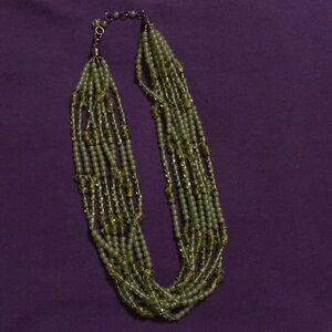 EUC Beautiful green beaded Necklace
